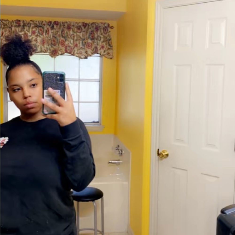 Meet your Posher, Imani